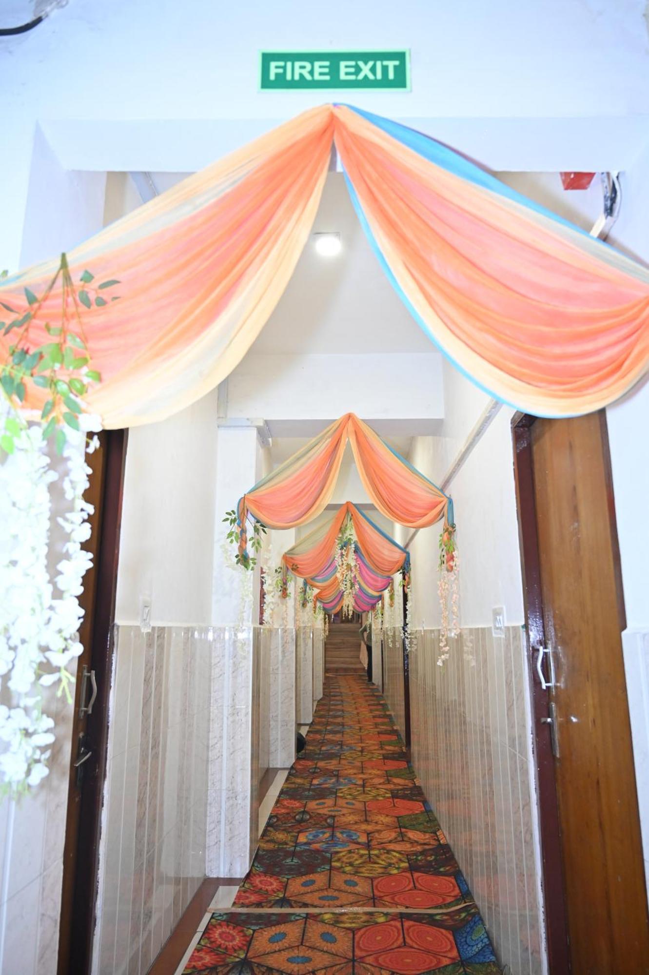 Hotel Dileep42 Lucknow Exterior foto