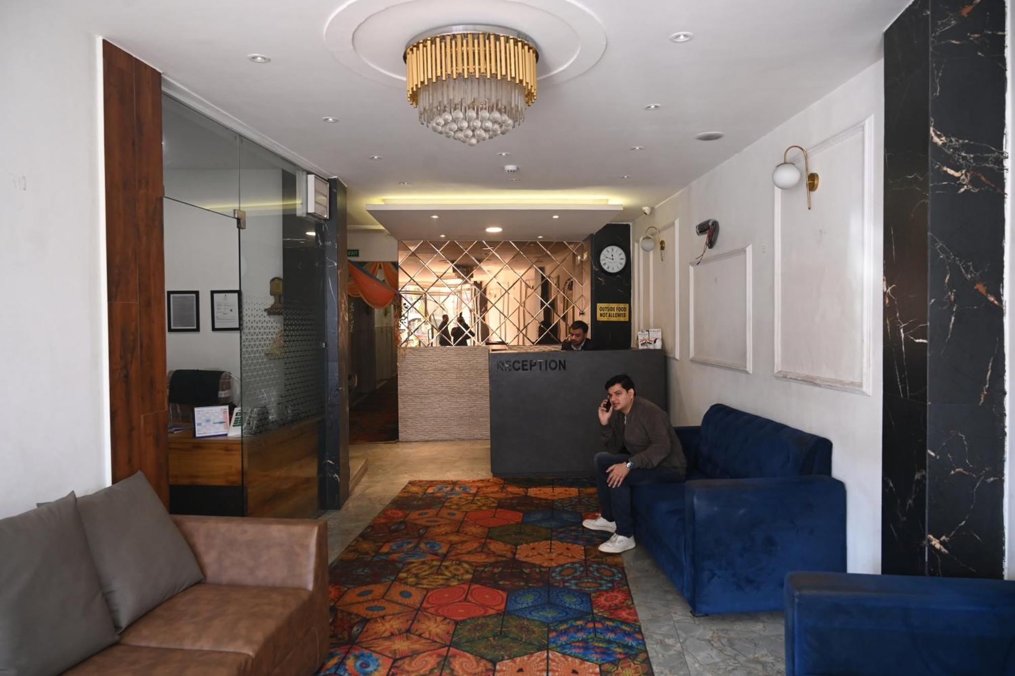 Hotel Dileep42 Lucknow Exterior foto